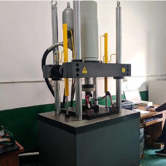 1678414471912376.jpg 高鐵減震橡膠墊板疲勞試驗機.jpg